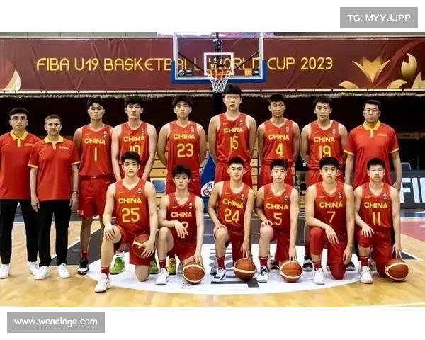 中国U19男篮世界杯阵容亮相 平均身高2米成亮点备受期待 中国U19男篮世界杯阵容亮相 平均身高2米成亮点备受期待